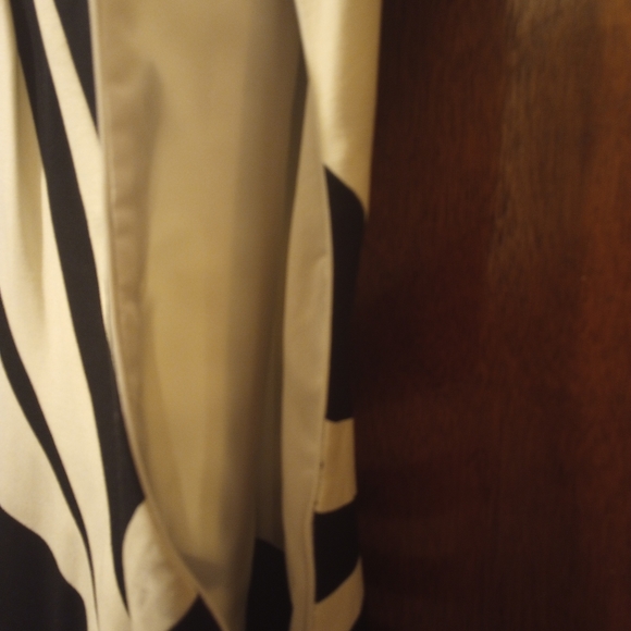 Isassi gown,10, Black/White - Picture 5 of 6